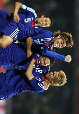 サッカー日本代表３